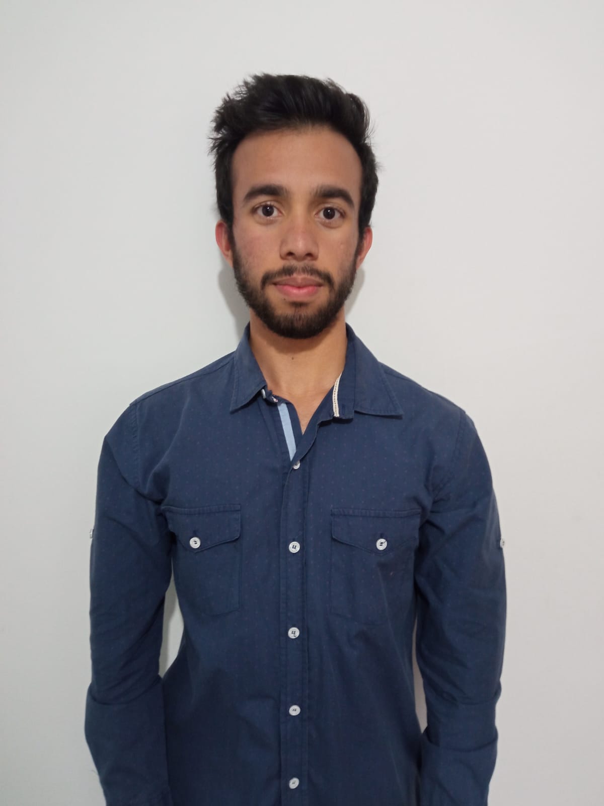 Retrato profesional de Jairo Valero